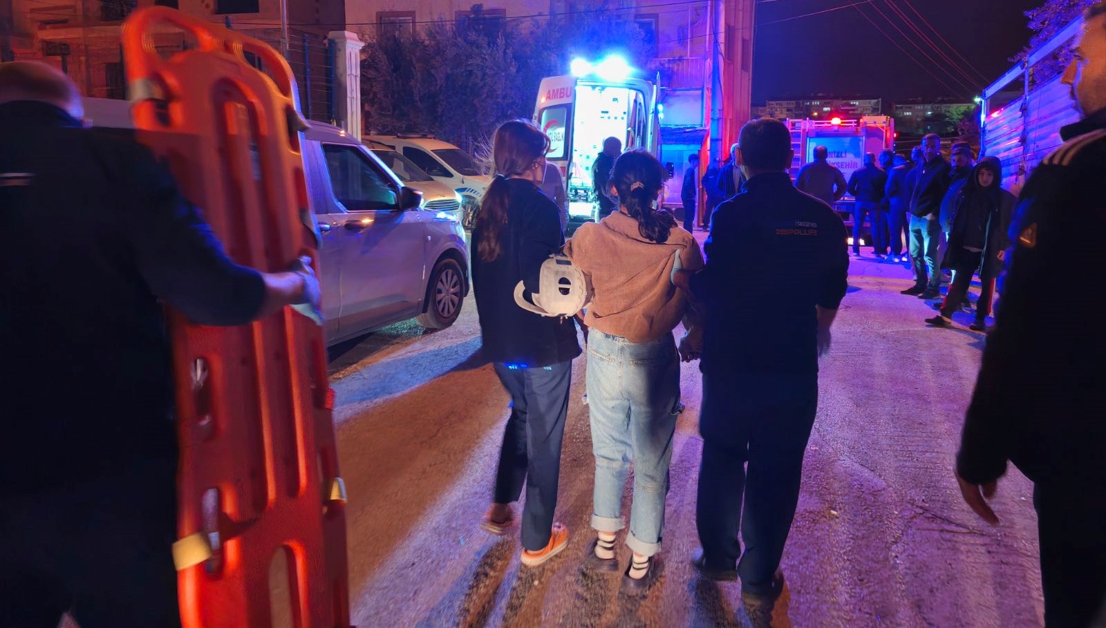 Düğün hazırlığı yapılan evin tavanı çöktü: 6 yaralı