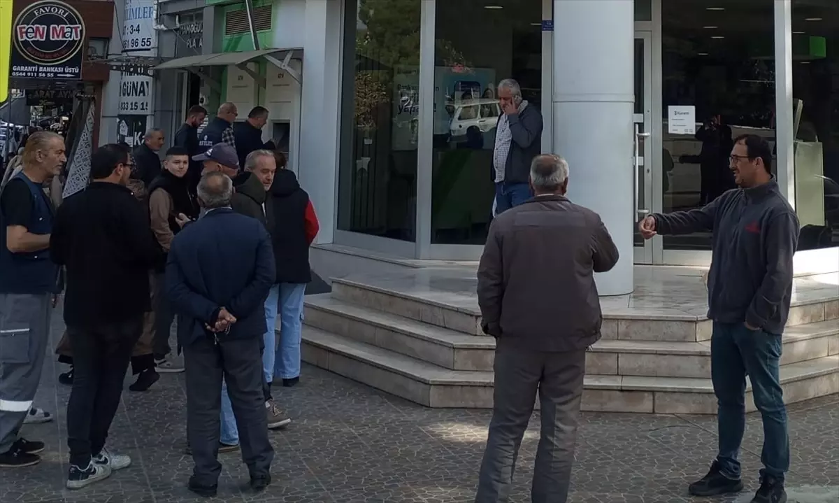 Samsun’da Banka Soygunu: Şüpheli Kısa Sürede Yakalandı samsunda banka soygunu supheli kisa surede yakalandi bNlrKNcZ.jpg