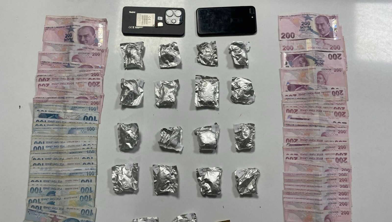 Şişli’de aracında uyuşturucu bulunan kişi tutuklandı sislide aracinda uyusturucu bulunan kisi tutuklandi OLFjkstK.jpg