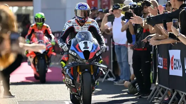 Toprak Razgatlıoğlu Portekiz’de podyumun zirvesine çıktı toprak razgatlioglu portekizde podyumun zirvesine cikti dE1WiN53