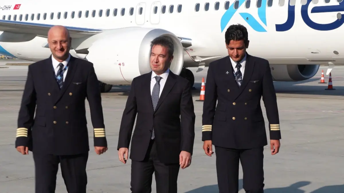 ajet filosunu yeni boeing 737 8 max ucaklariyla guclendiriyor p36VE1Fs.jpg