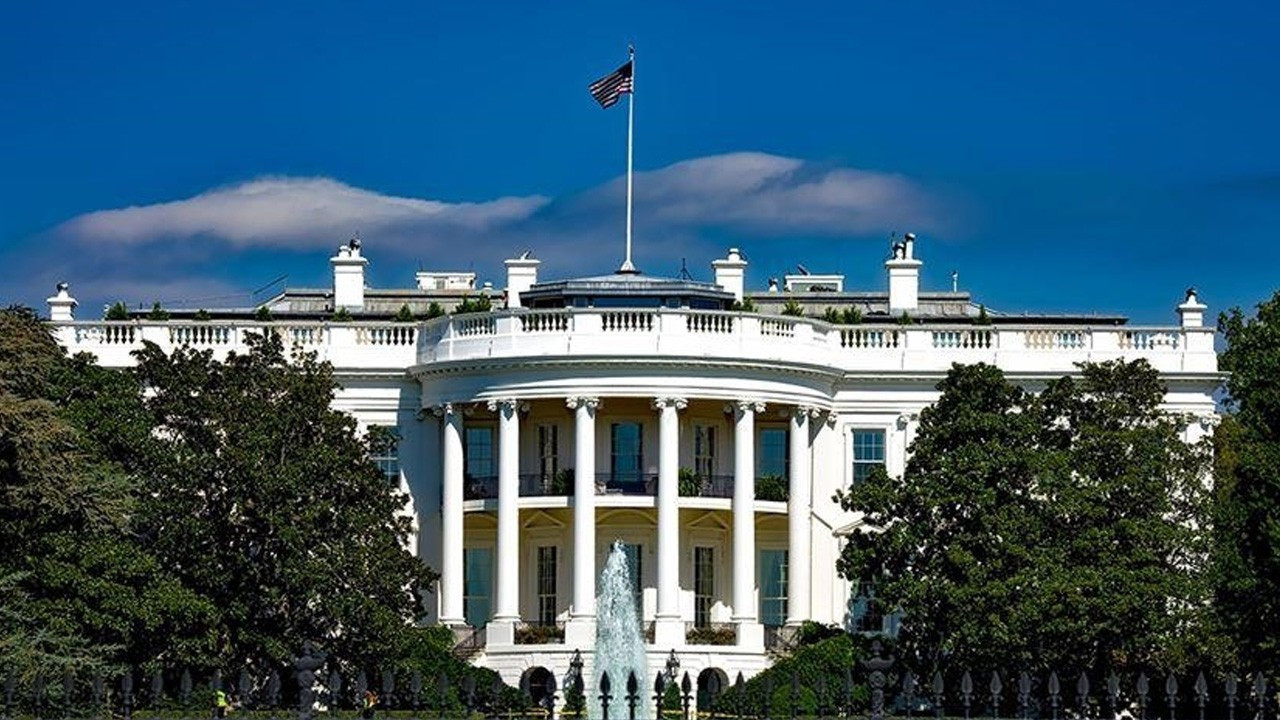 beyaz saray abd baskani trump pazartesi gunu suriye cumhurbaskani sara ile gorusecek rSKuvvSP.jpg