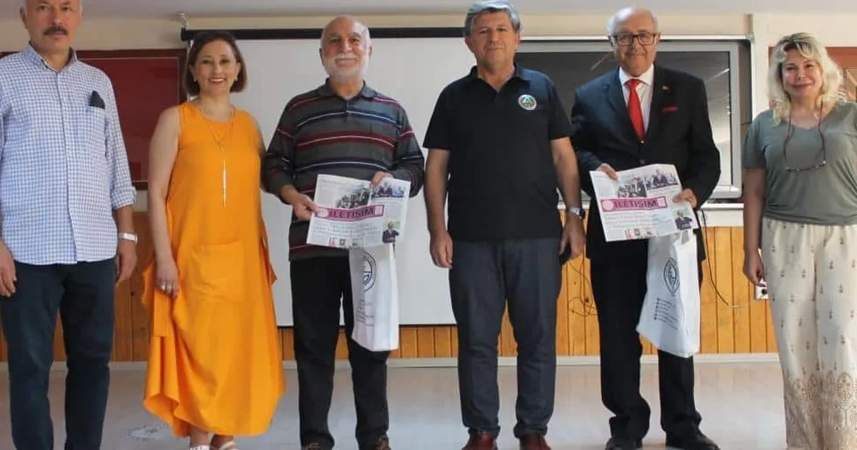 Gazeteci Özke genç iletişimcilerle tecrübe paylaştı gazeteci ozke genc iletisimcilerle tecrube paylasti fZz6OhQ6.webp