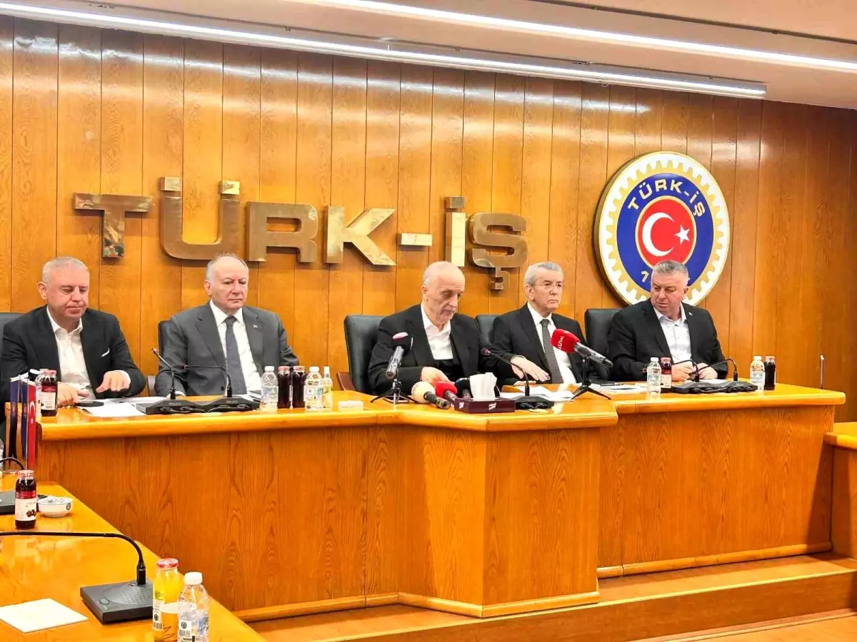 TÜRK-İŞ: Asgari Ücret Tespit Komisyonu’na Katılmayacağız