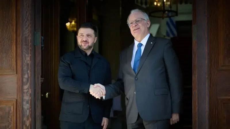 Zelenski ile Yunanistan Cumhurbaşkanı Tasulas bir araya geldi