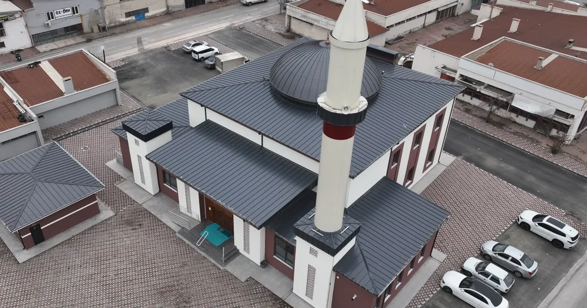 Kayserili hayırseverlerin desteğiye Birdal Camii ibadete hazır