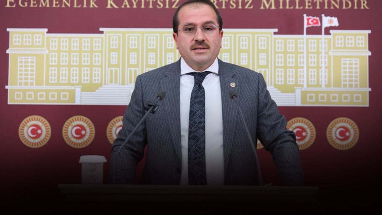 AK Partili Kırkpınar’dan ‘Soyer – Tugay’ gerginliği yorumu: Yolsuzluğu yapan da ifşa eden de aynı siyasi zihniyet!