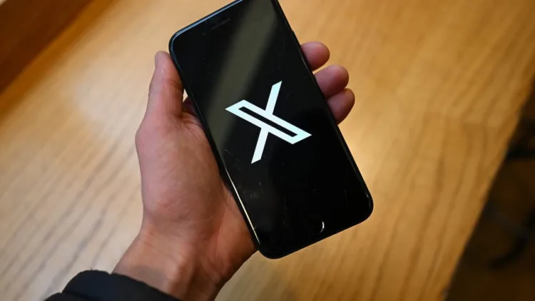 X (Twitter) Yine Mi Çöktü? Dünya Geneli Büyük Kesinti!