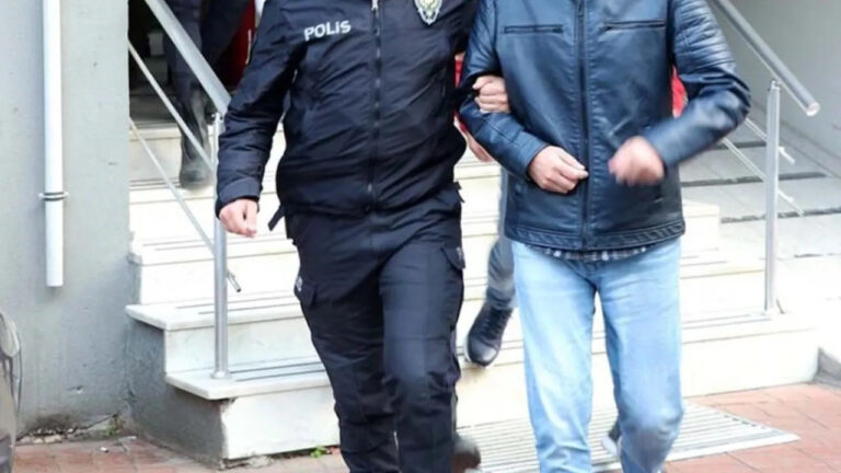 evini-uyusturucu-agina-cevirdi-sucustu-yakalandi-OgKT7pmC