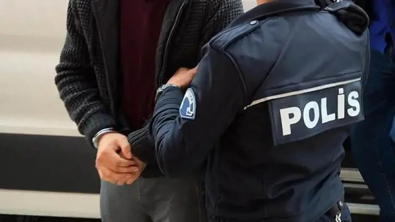 Saklandığı Banyodaki Gizli Bölmede FETÖ’cü Yakalandı
